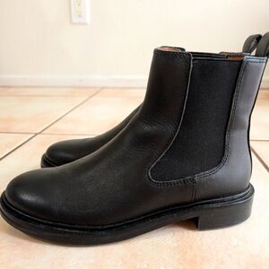 Madewell The Benning Chelsea Boot in True Black Leather